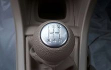 Gigi Persneling Mobil Manual Cuma Bisa Masuk Saat Mesin Mati Saja, Ini Kata Bengkel