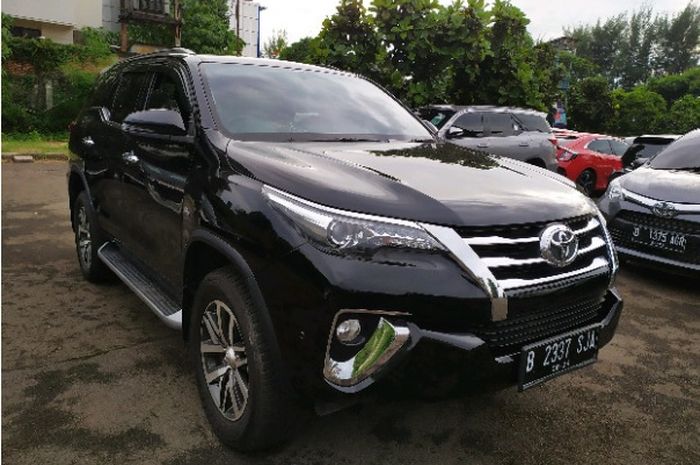 Spesifikasi dan kisaran harga Toyota Fortuner G tahun 2019 seken.
