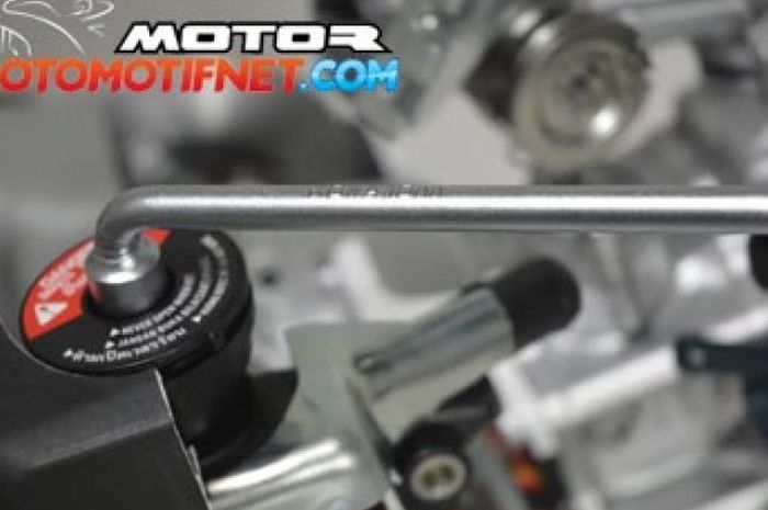 Tutup radiator Honda Vario 150 pakai ulir