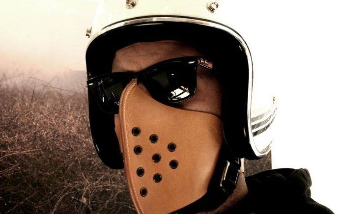 Ilustrasi kaca mata untuk riding