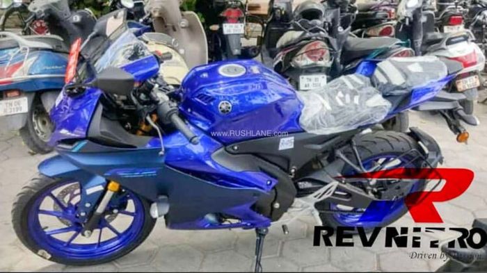 Warna biru pada Yamaha R15M