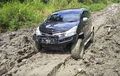 Garang, Toyota Avanza Diurut Kaki-kakinya Jadi 4WD, Lahap Trek Berat Papua