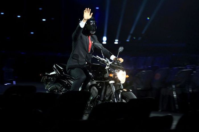 Jokowi datang ke pembukaan Asian Games  menggunakan moge.