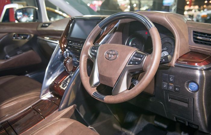 Kabin Toyota Vellfire hasil modifikasi Gazoo Racing