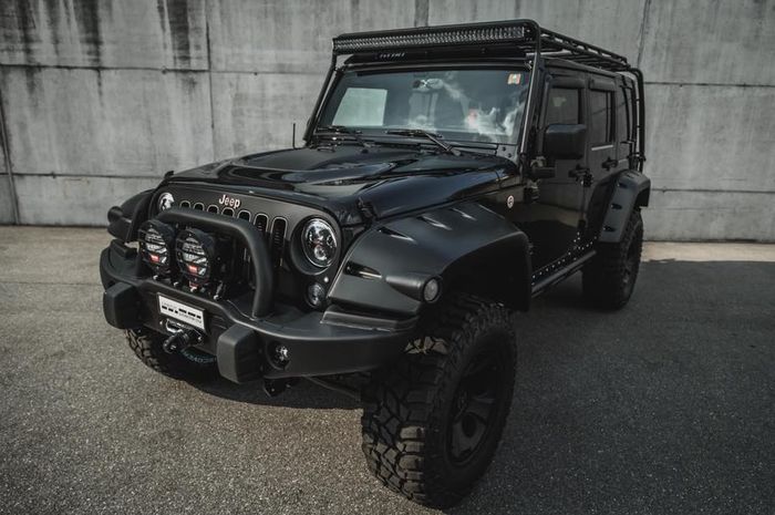 Modifikasi Jeep Wrangler Rubicon hasil garapan Catrech, Swiss