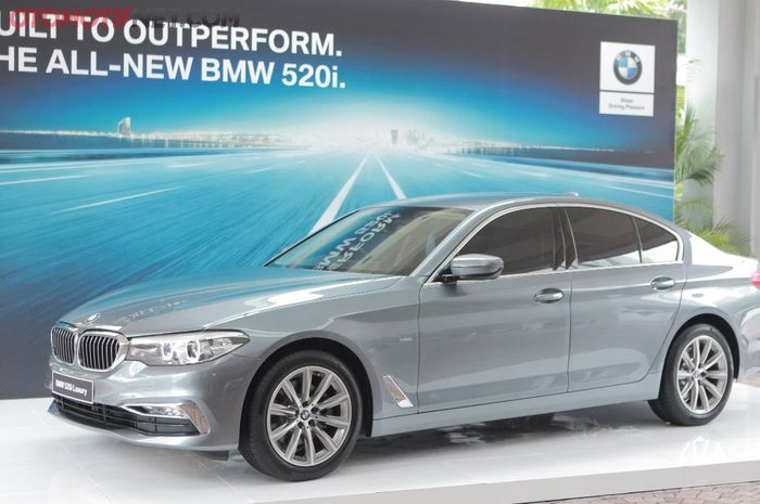 Ternyata Bmw 520i Dan 530i Luxury Line Mesinnya Sama Beda Apanya Ya Gridoto Com