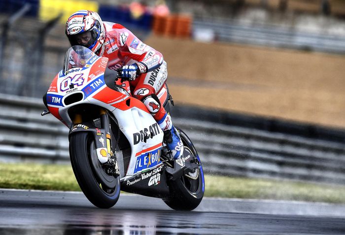 Tes hari pertama MotoGP Perancis 2017 diwarnai trek basah