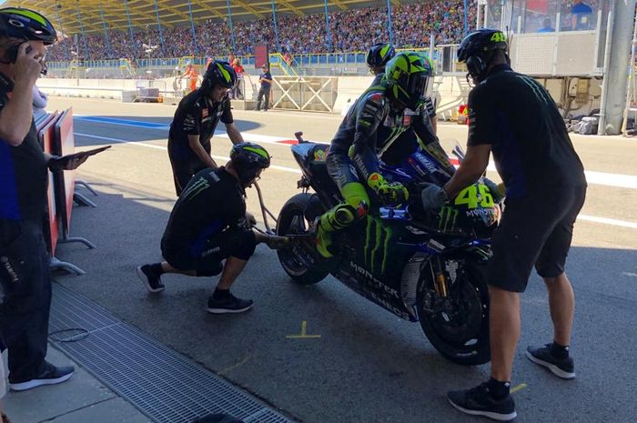 Valentino Rossi bersama awak tim jeblok di MotoGP Belanda siap lampiaskan dendam di MotoGP Jerman 2019 akhir pekan ini, (7/7/2019)