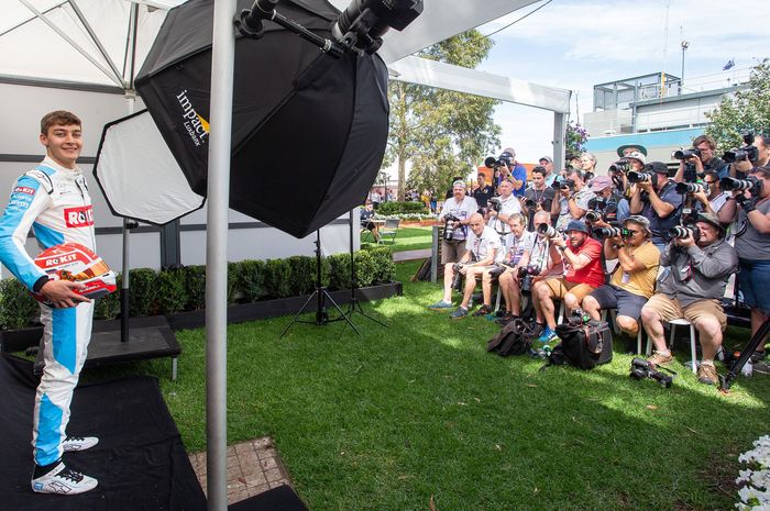 Awak media pada seri pertama F1 Australia yang akhirnya batal digelar karena virus Corona