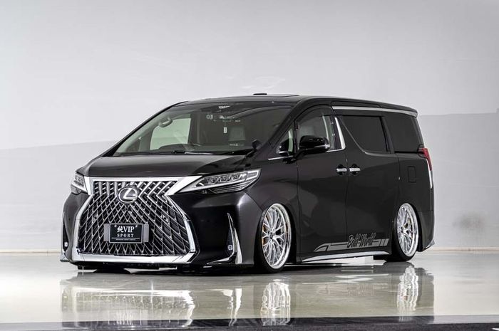 Modifikasi Toyota Alphard berubah jadi Lexus LM 350 besutan Aimgain, Jepang.