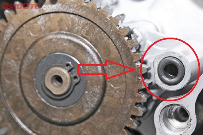 Sil pompa oli di Yamaha Scorpio ini kerap lupa dipasang oleh mekanik