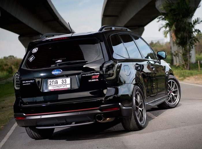 Modifikasi Subaru Forester dibikin agresif pakai body kit OEM STi