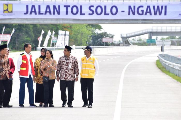 Presiden Joko Widodo resmikan segmen tol Sragen-Ngawi, (28/11/2018)