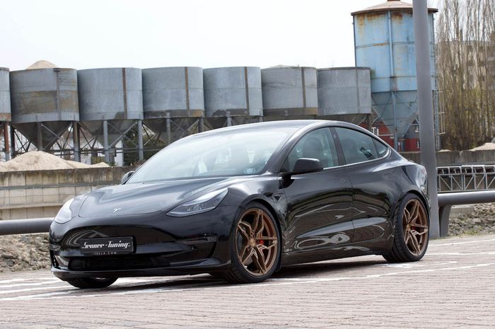 Modifikasi Tesla Model 3 hasil garapan bengkel Senner Tuning, Jerman
