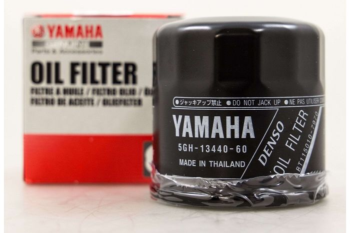 Tren pasang filter oli mesin Yamaha R1 di Yamaha R25 dan MT-25, apa bedanya ?