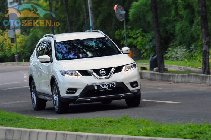 Nissan X-Trail Hybrid 2015