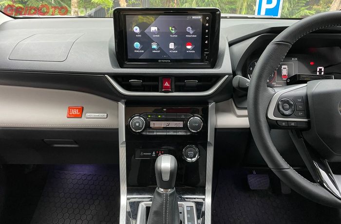 Toyota Veloz GridOto upgrade audio JBL tetap dengan head unit standar 