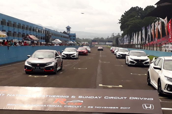 Komunitas Honda Civic TYPE R di Sirkuit Sentul, Bogor