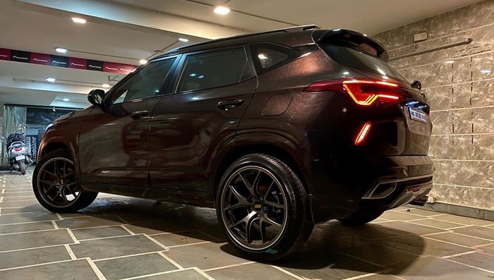 Tampilan belakang modifikasi KIA Seltos garapan Autobots