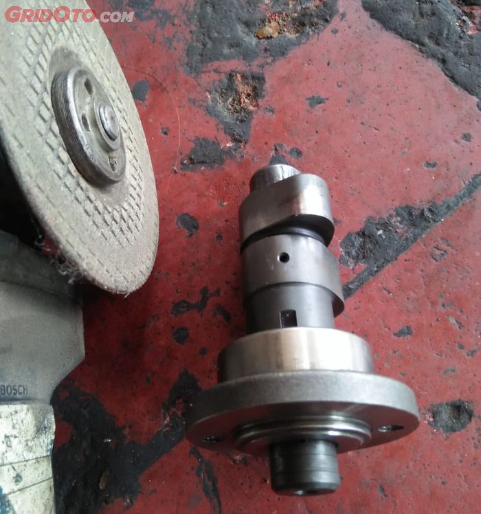 ilustrasi noken as custom 