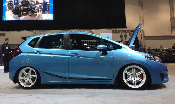 Honda Jazz sleeper pakai pelek BuddyClub ukuran 17