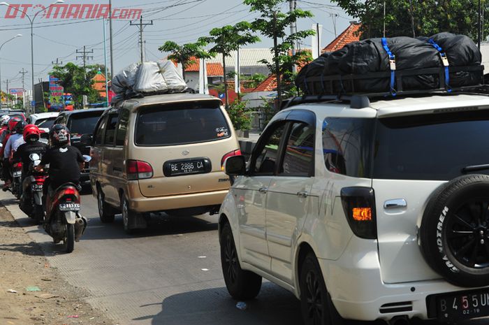 Ilustrasi mobil pribadi untuk mudik Lebaran