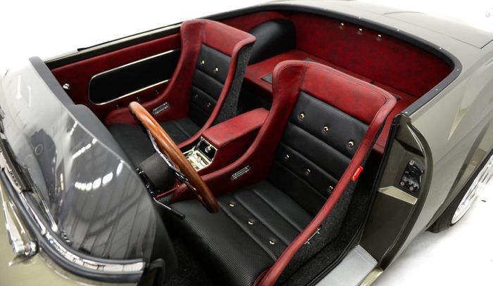 Interior Roadster Datsun 1966 hasil garapan Japanese Classics 