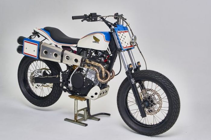 Honda XR600 kustom flat tracker oleh Vintage Addiction Crew, dilansir oleh www. vintageaddictioncrew.com
