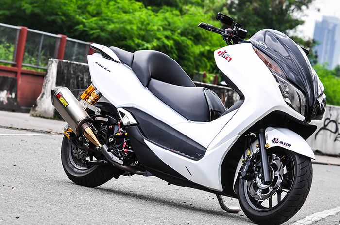 Honda Forza 300 modif big scooter look dari Demo Design