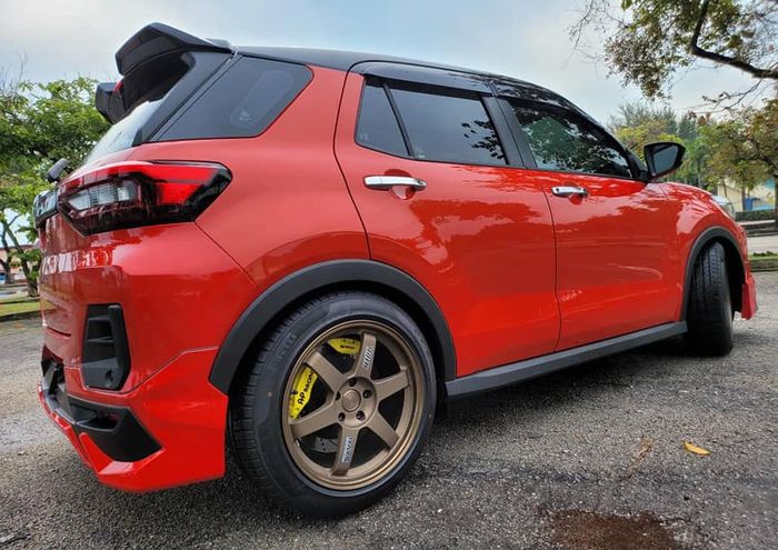 Modifikasi kembaran Daihatsu Rocky juga dipasang body kit Modellista