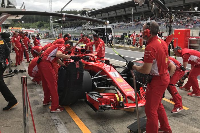Pembalap Ferrari Kimi Raikkonen pada sesi latihan hari Jumat GP F1 Austria