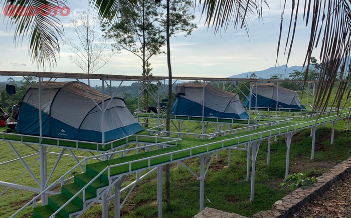 Fasilitas camping di Wisata Agro Bukit Waruwangi.