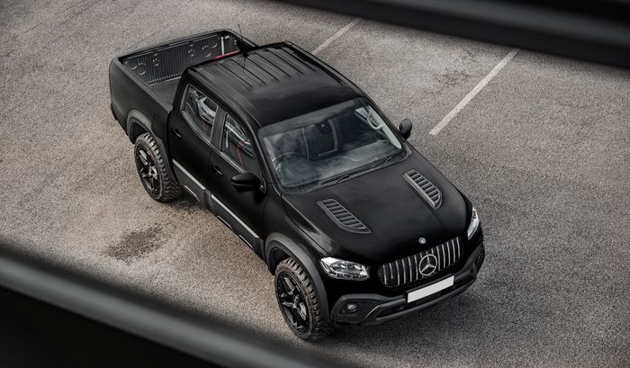 Modifikasi Mercedes-Benz X-Class dibuat garang dengan nuansa serba hitam