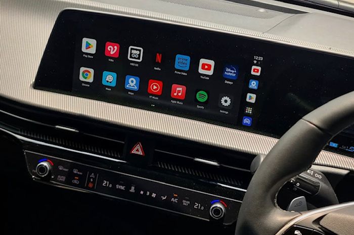 Modul tambahan dari Dynavin untuk memutar Apple Car Play secara wireless