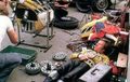 Paddock MotoGP Zaman Old Beda Banget Dengan Zaman Now, Juara Dunia Aja Tidur di Aspal