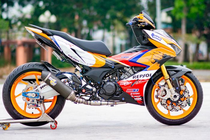 Winner X 150 Dimodif Total, Berjubah Repsol Honda Ekspos Kaki Belakang ...