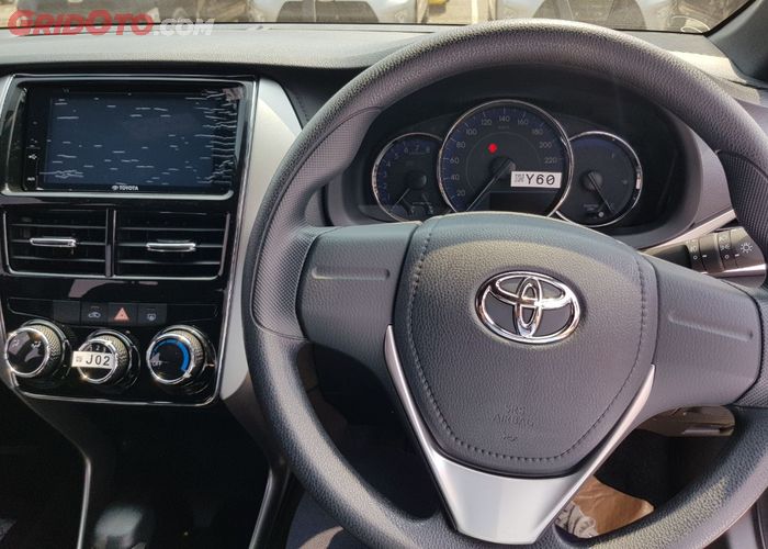 Beda Rp 28 Juta Interior Yaris 2018 E Grade Tak Secantik Trd Sportivo Gridoto Com