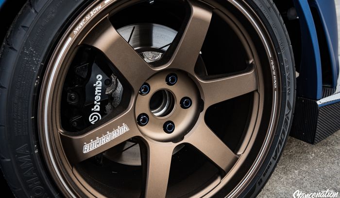 Toyota Supra Mk4 ditopang pelek  Volk Racing TE37