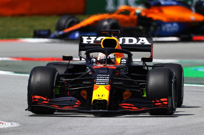 Max Verstappen kalah cepat dari Lewis Hamilton pada sesi FP2 F1 Spanyol 2021