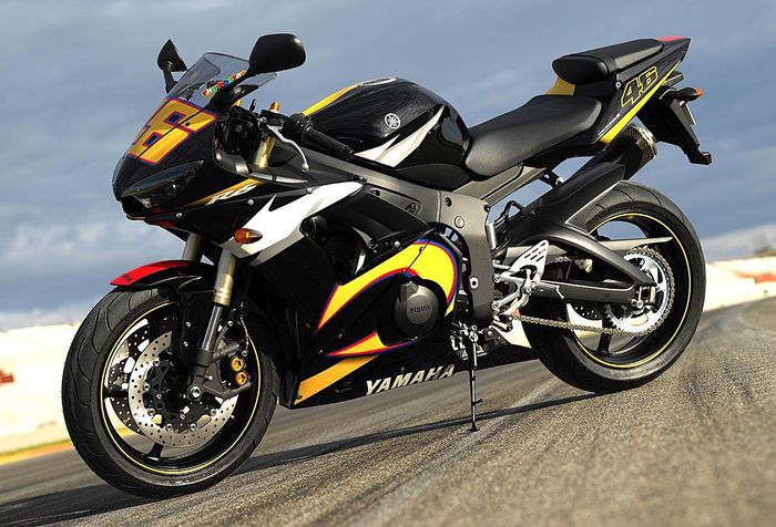 YZF-R46 dengan warna khas Rossi