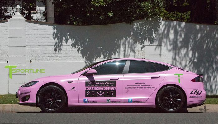 Tampilan samping modifikasi unik Tesla Model S