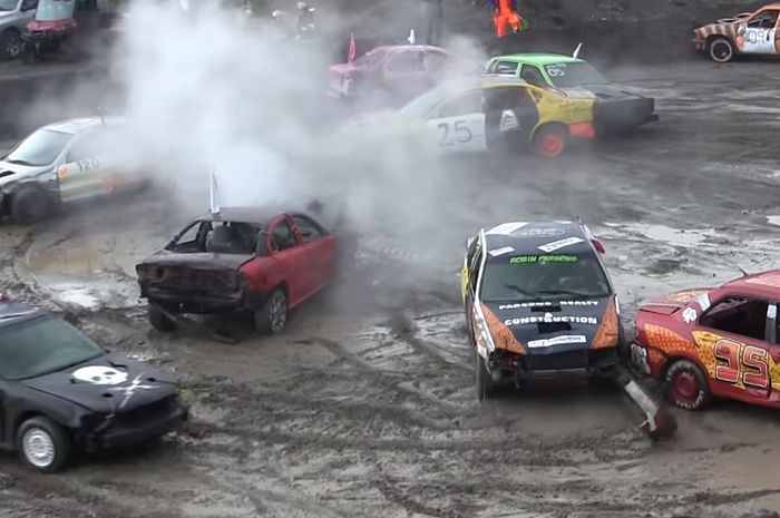 'Ajang balap' Demolition Derby, kalau nggak nabrak malah didiskualifikasi