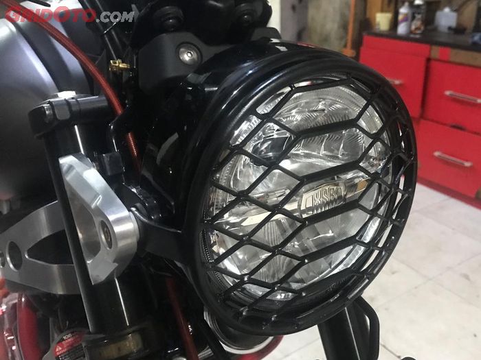 Cover grill headlamp Yamaha XSR 155.