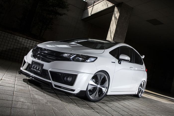Modifikasi Honda Jazz GK5 ganteng hasil garapan M'z Speed, Jepang