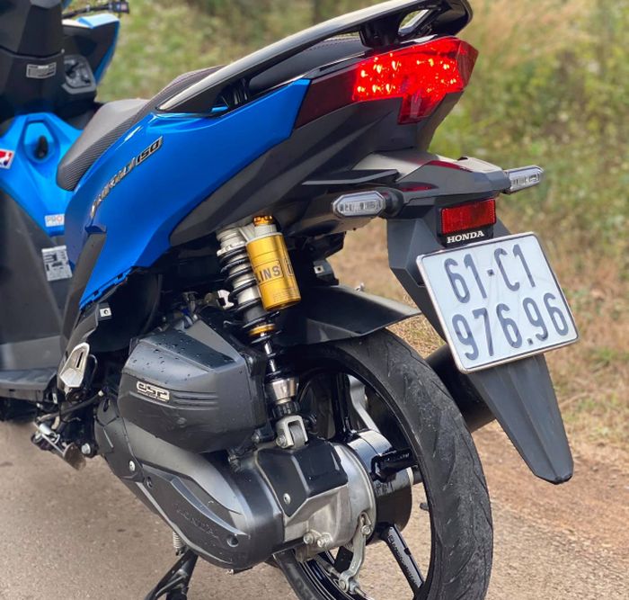 Suspensi belakang diganti dengan Ohlins