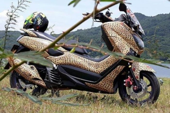 Yamaha NMAX macan tutul kalau dilingkup pohon dan rumput lebih rimbun pasti disangka macan tutul sungguhan