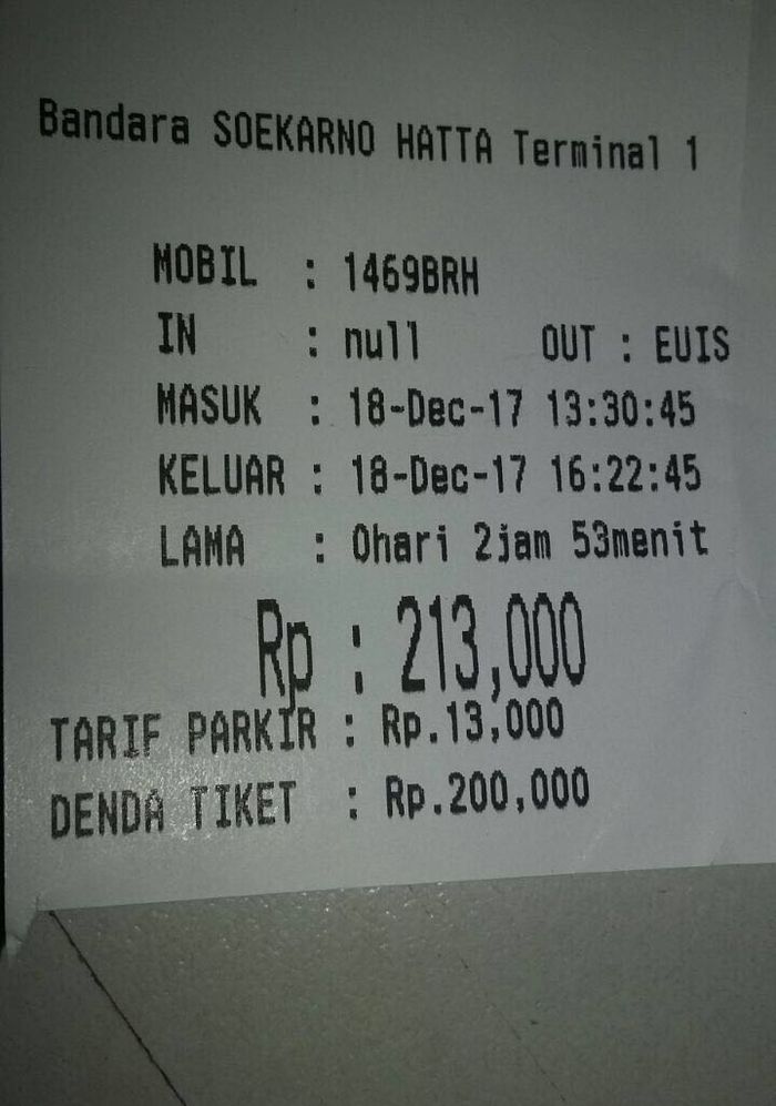 Bukti tiket atau karcis parkir Bandara Soekarno Hatta Terminal 1
