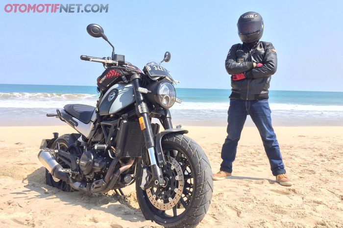 Test Ride Benelli Leoncino 500, Nikmati Pantai Santolo Hingga Landscape Indah