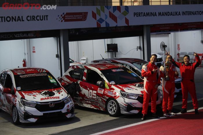Banteng Motorsport menurunkan tiga pembalap andalan: M. Ichsan, Hendra Widjanarko, dan Lucky Mardiono. Ketiganya mengandalkan Honda Brio 1200cc dengan formasi kategori berbeda