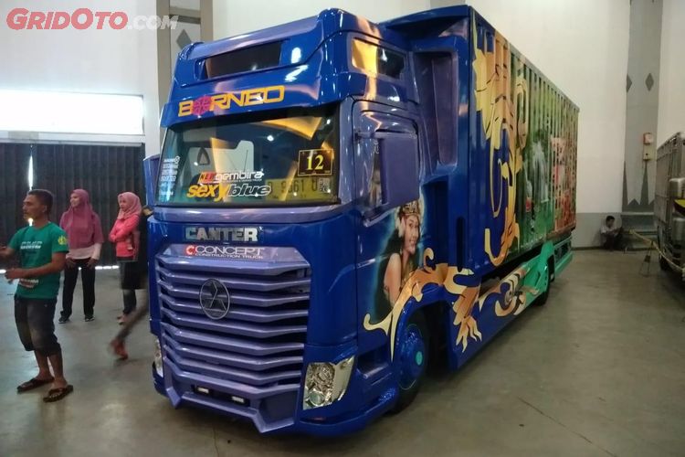 Modifikasi Truk Mitsubishi Fuso Canter Dari Kalimantan Tampil Pede Mengusung Budaya Lokal Gridoto Com